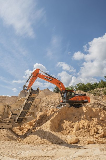 Nouvelle pelle Doosan DX420LC-7 Phase V : la plus performante de sa catégorie